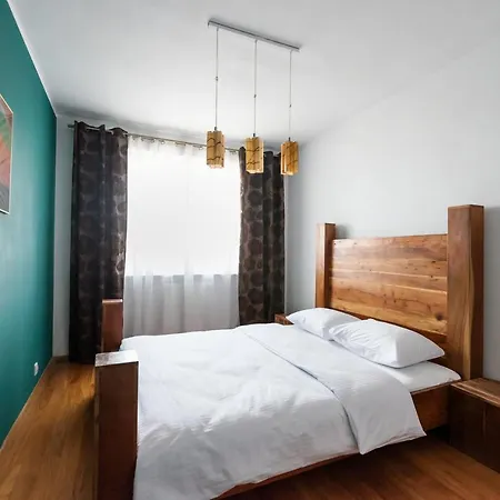 Art Apartment *